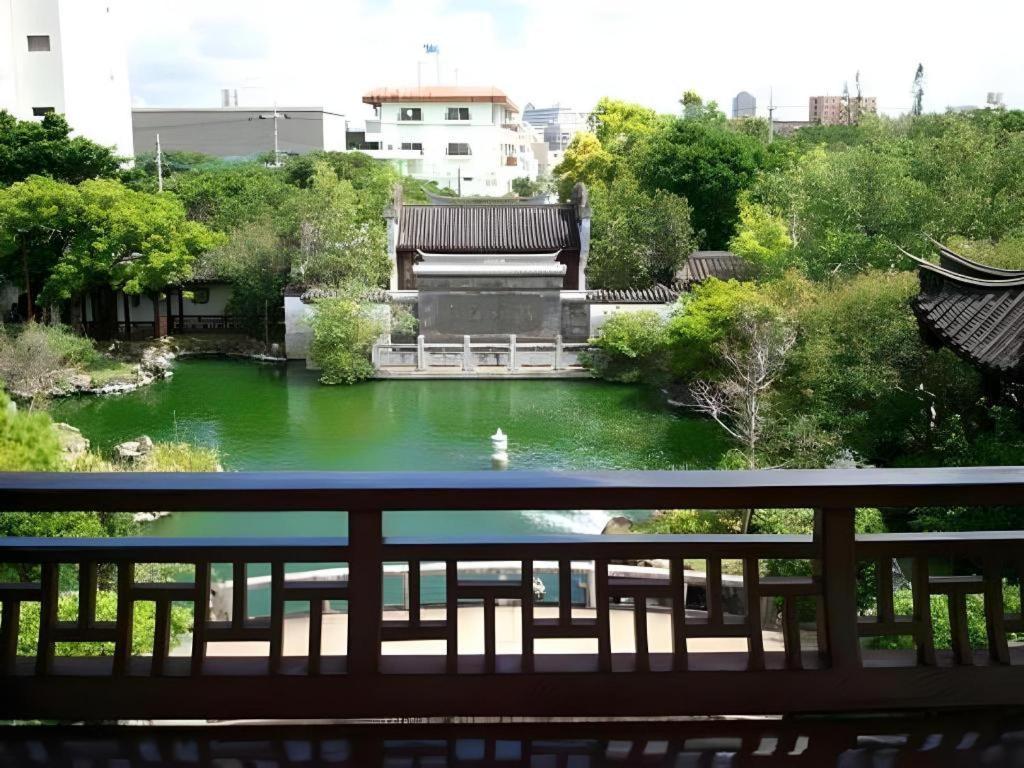 Hotel Peace Land Kume Naha Buitenkant foto