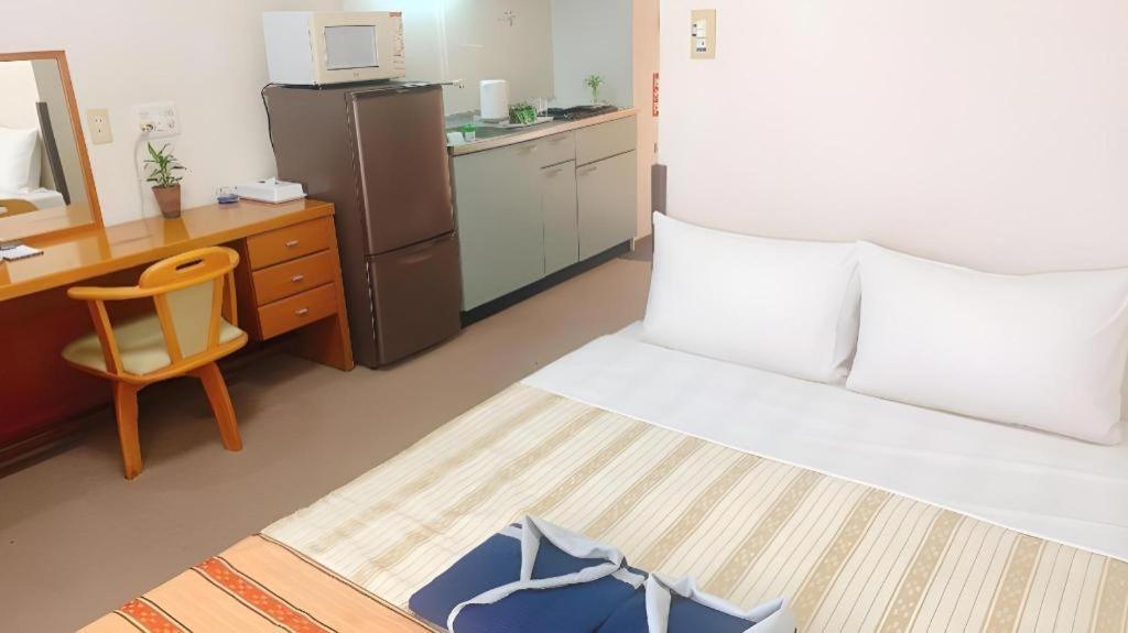 Hotel Peace Land Kume Naha Buitenkant foto